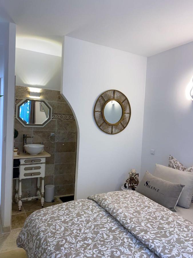 Gîte les 2 cèdres Cardet Extérieur photo