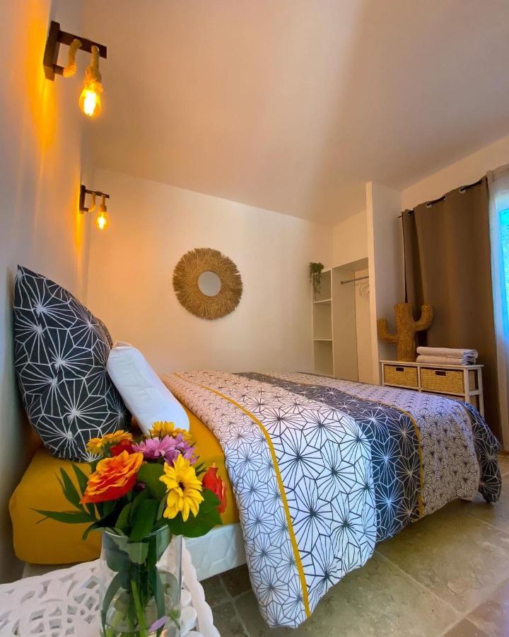 Gîte les 2 cèdres Cardet Extérieur photo